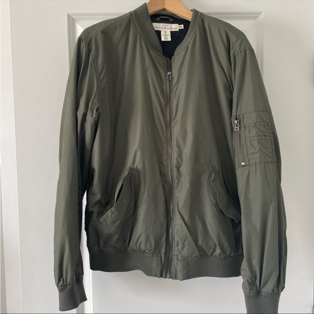 Green bomber jacket - size Large